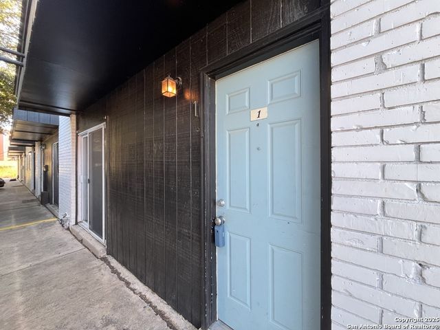 2802 Lasses Blvd Apt 1, San Antonio, TX 78223