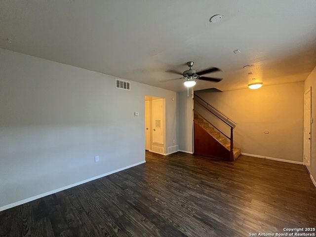 2802 Lasses Blvd Apt 1, San Antonio, TX 78223