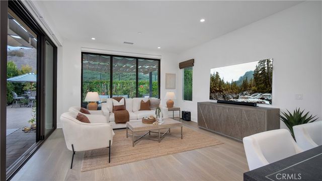 343 Paradiso, Irvine, CA 92602