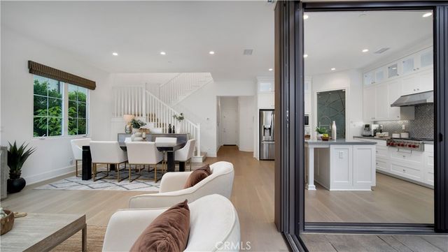 343 Paradiso, Irvine, CA 92602