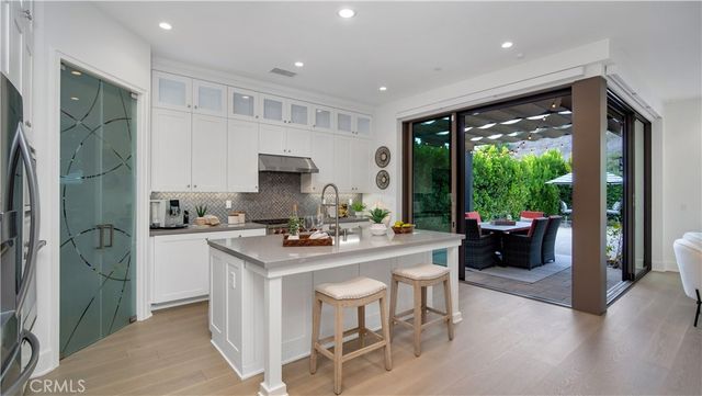 343 Paradiso, Irvine, CA 92602