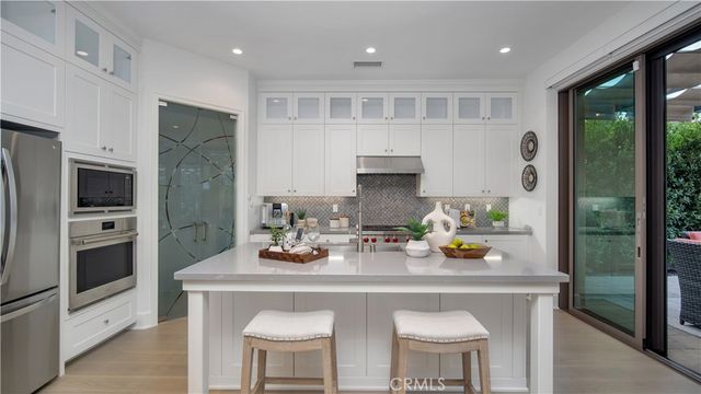 343 Paradiso, Irvine, CA 92602