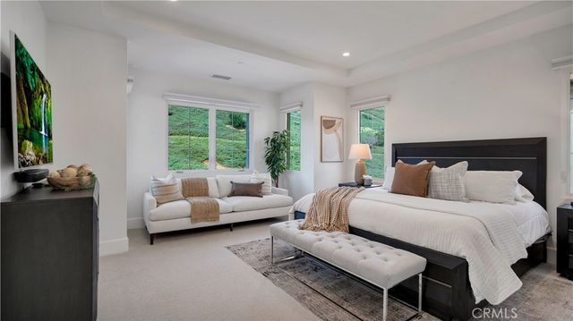 343 Paradiso, Irvine, CA 92602