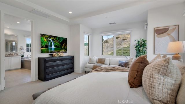 343 Paradiso, Irvine, CA 92602