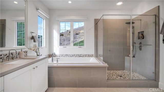 343 Paradiso, Irvine, CA 92602