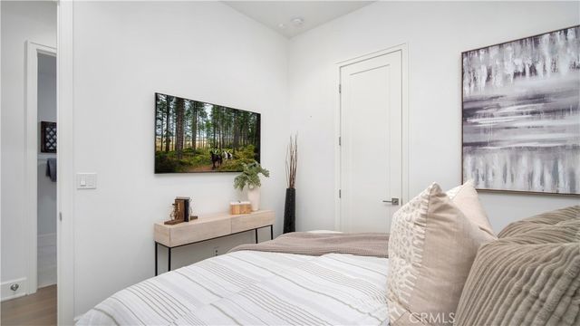 343 Paradiso, Irvine, CA 92602