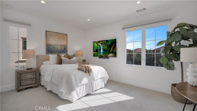 343 Paradiso, Irvine, CA 92602