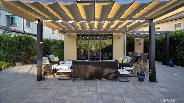 343 Paradiso, Irvine, CA 92602