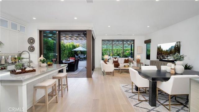 343 Paradiso, Irvine, CA 92602