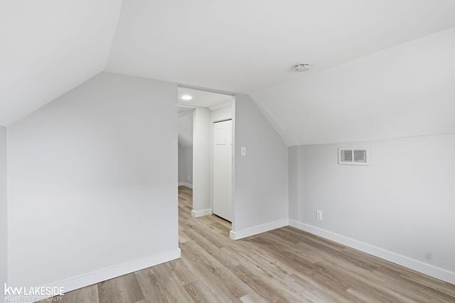 1012 E Pearl Avenue, Hazel Park, MI 48030