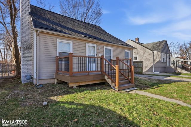 1012 E Pearl Avenue, Hazel Park, MI 48030