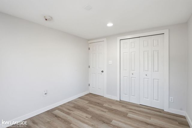 1012 E Pearl Avenue, Hazel Park, MI 48030