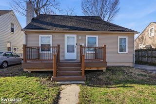 1012 E Pearl Avenue, Hazel Park, MI 48030
