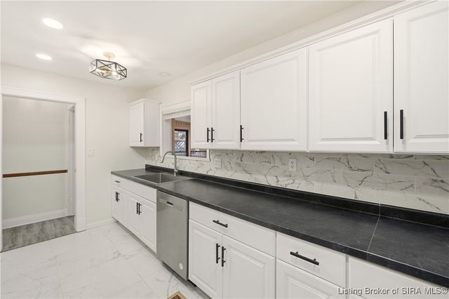 204 Rosewood Drive, Clarksville, IN 47129