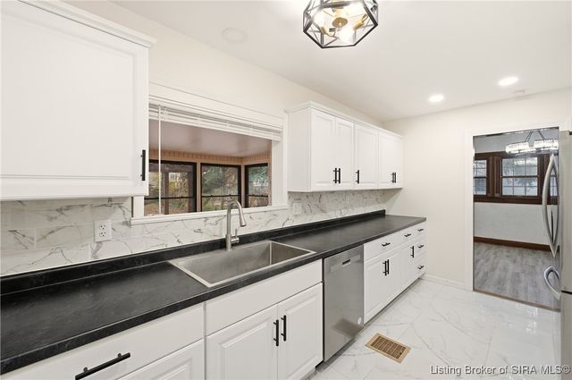 204 Rosewood Drive, Clarksville, IN 47129