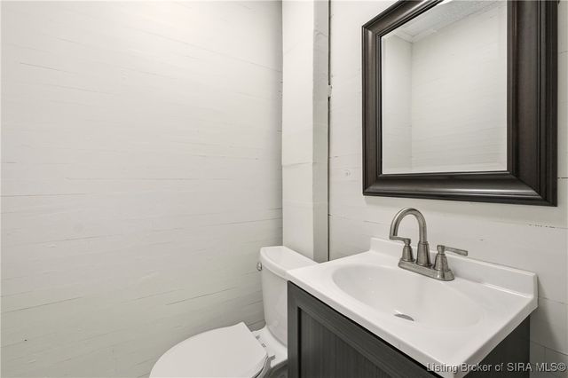 204 Rosewood Drive, Clarksville, IN 47129