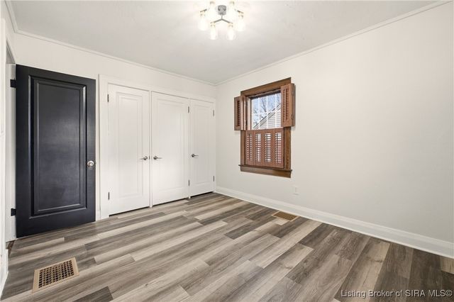 204 Rosewood Drive, Clarksville, IN 47129