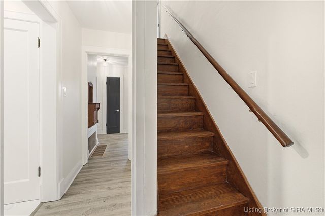 204 Rosewood Drive, Clarksville, IN 47129