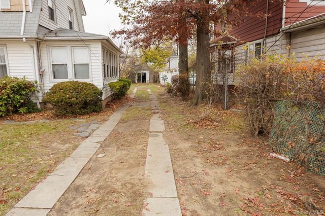 21819 139th Avenue, Springfield Gardens, NY 11413