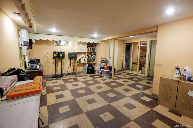 21819 139th Avenue, Springfield Gardens, NY 11413