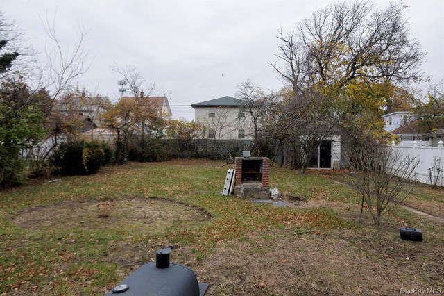 21819 139th Avenue, Springfield Gardens, NY 11413