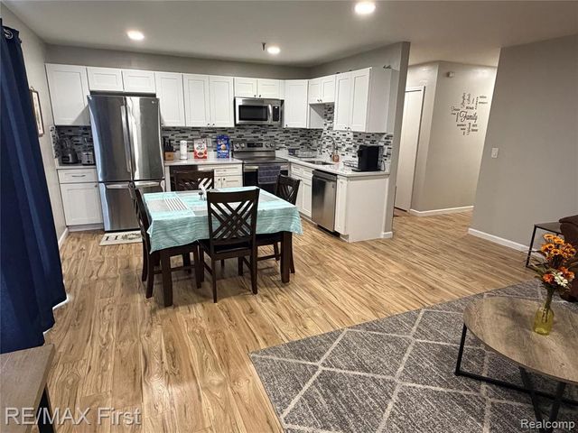 286 E. 13 Mile Road 104, Madison Heights, MI 48071