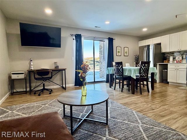 286 E. 13 Mile Road 104, Madison Heights, MI 48071