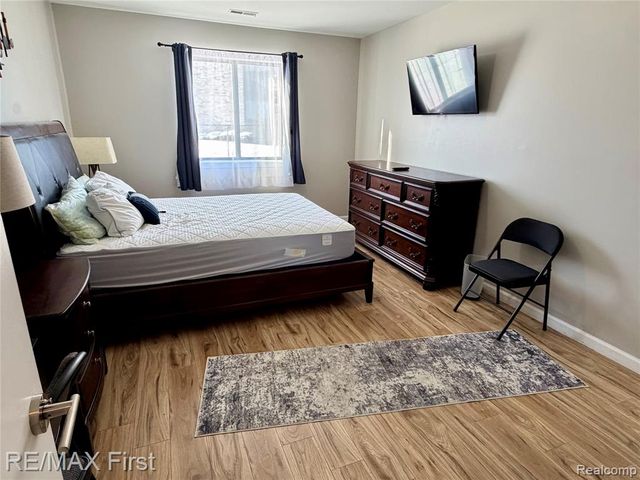 286 E. 13 Mile Road 104, Madison Heights, MI 48071