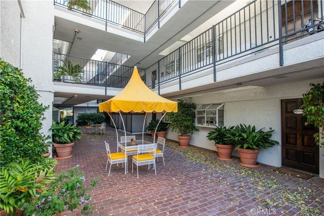 4950 Louise 108, Encino, CA 91316