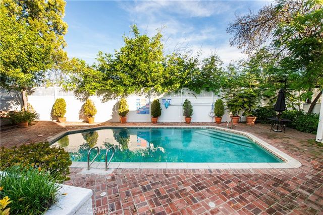 4950 Louise 108, Encino, CA 91316