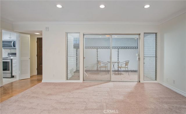 4950 Louise 108, Encino, CA 91316