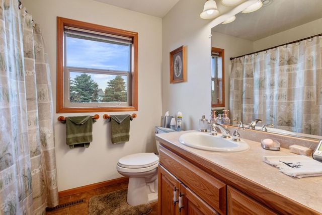 3455 339th Avenue NE, Cambridge, MN 55008