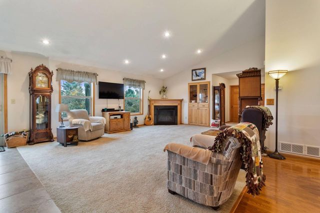 3455 339th Avenue NE, Cambridge, MN 55008