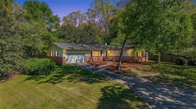 636 Holly Drive, Gainesville, GA 30501