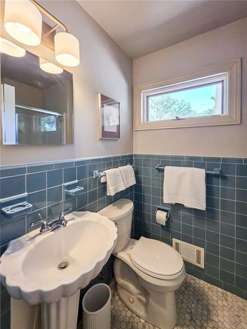 636 Holly Drive, Gainesville, GA 30501