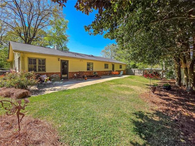 636 Holly Drive, Gainesville, GA 30501