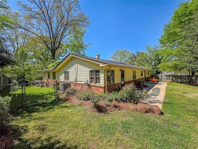 636 Holly Drive, Gainesville, GA 30501