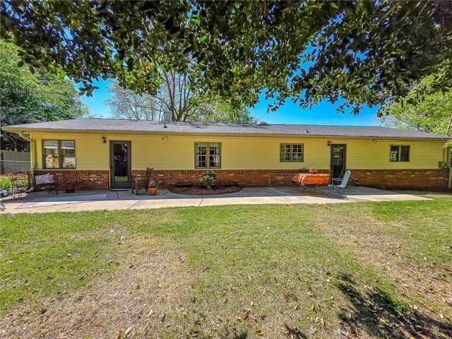 636 Holly Drive, Gainesville, GA 30501