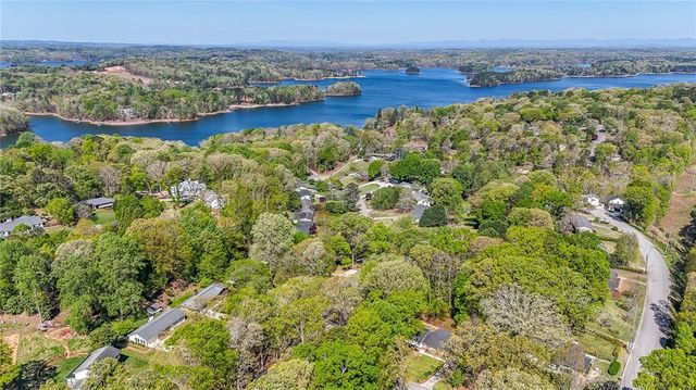 636 Holly Drive, Gainesville, GA 30501