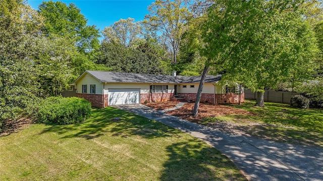 636 Holly Drive, Gainesville, GA 30501