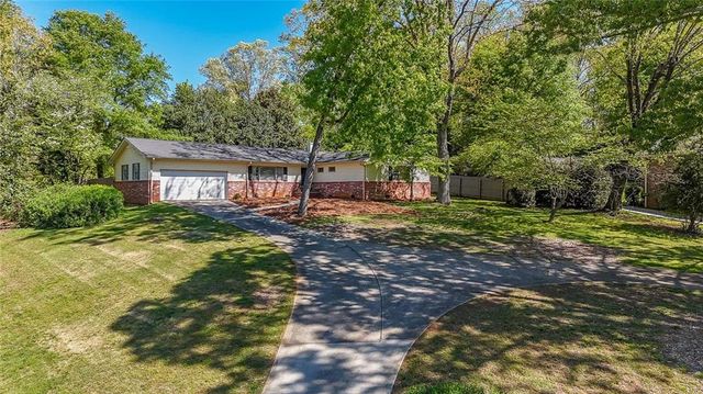 636 Holly Drive, Gainesville, GA 30501