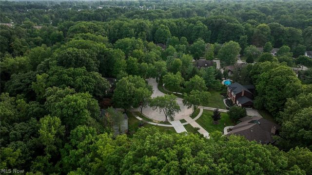 6567 Queens Way, Brecksville, OH 44141