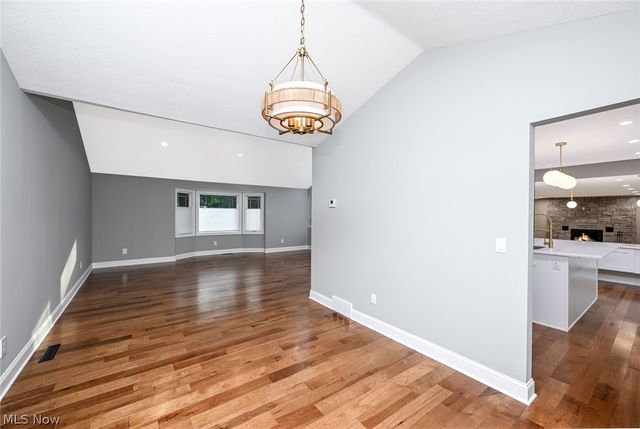 6567 Queens Way, Brecksville, OH 44141