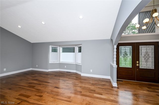 6567 Queens Way, Brecksville, OH 44141