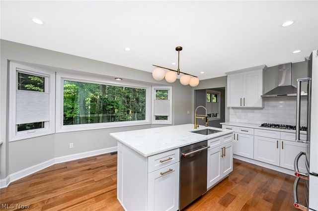 6567 Queens Way, Brecksville, OH 44141