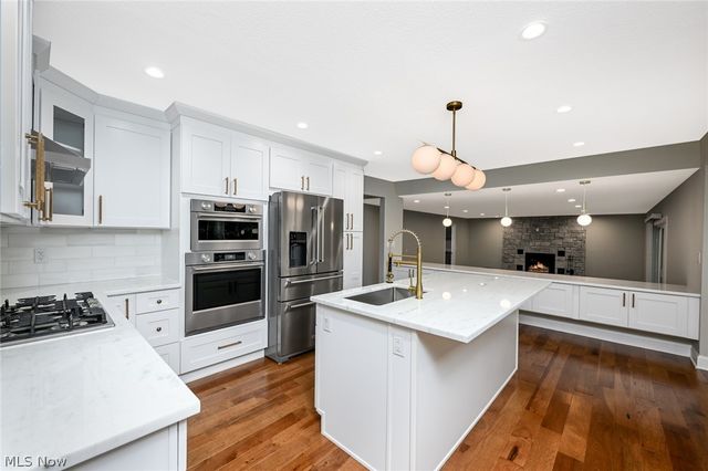 6567 Queens Way, Brecksville, OH 44141