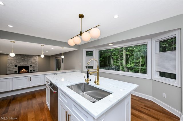 6567 Queens Way, Brecksville, OH 44141