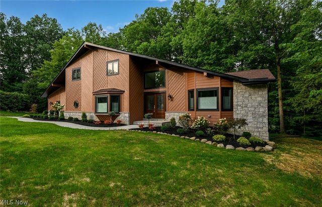 6567 Queens Way, Brecksville, OH 44141