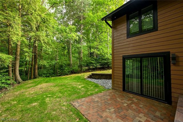 6567 Queens Way, Brecksville, OH 44141
