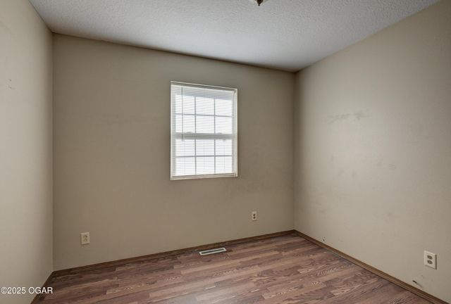 203 N Adams Avenue, Joplin, MO 64801